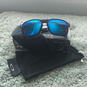 Oakley Holbrook Sunglasses 🕶 Make an Offer!